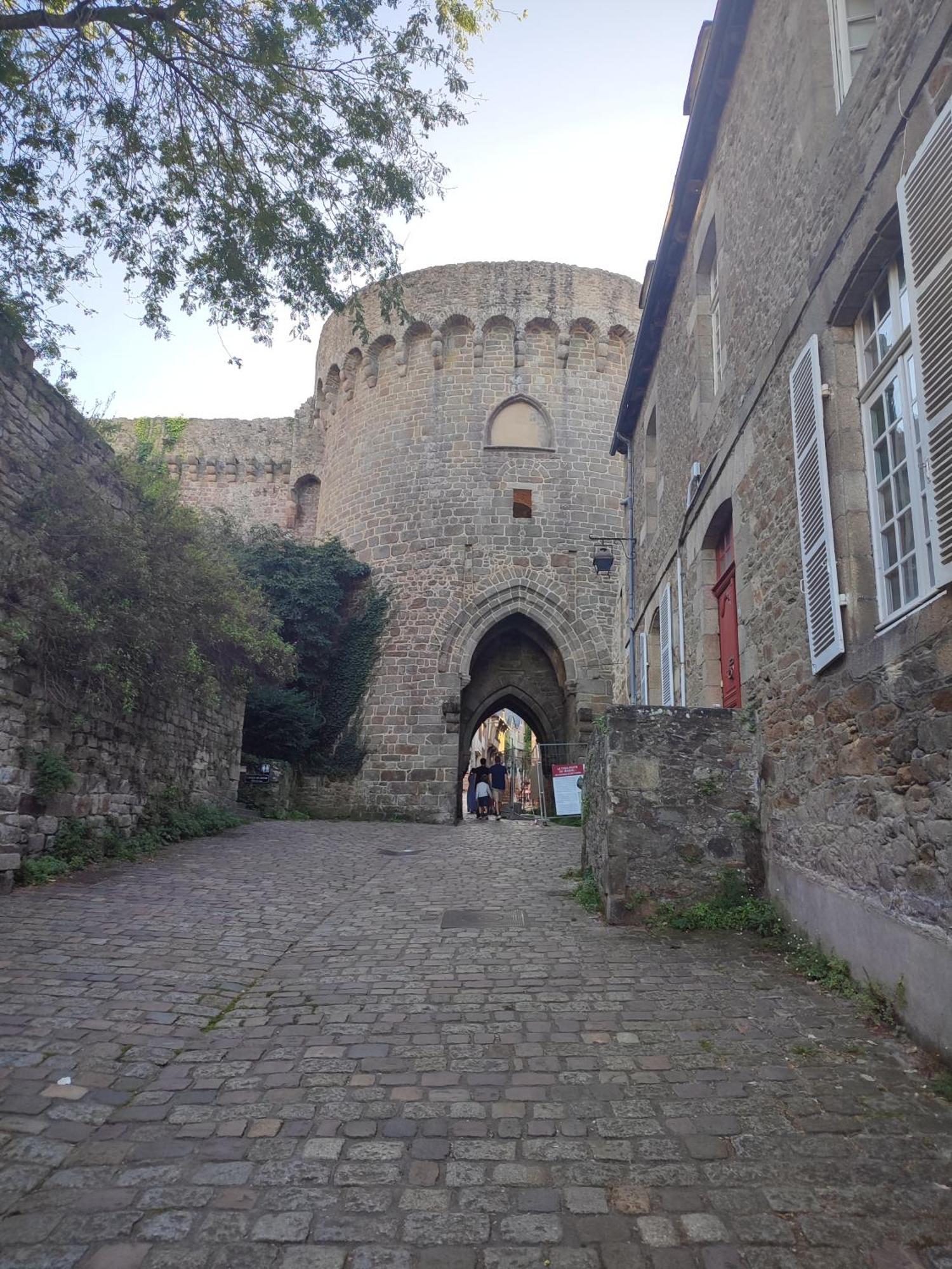 Gite Des Mezieres Brusvily Экстерьер фото